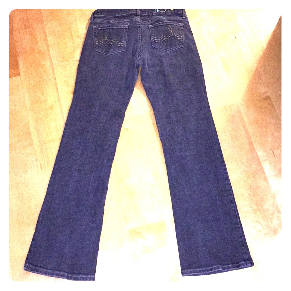 Gray bootleg jeans with stretch